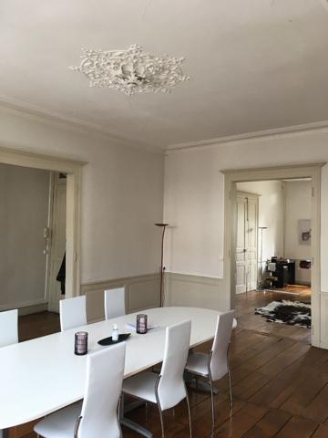 Bureaux avec cheminée et moulures - Limoges centre - A VENDRE