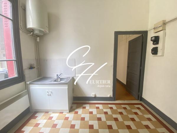 CHAMPIONNET - Local de stockage - AMPLACEMENT IDEAL
