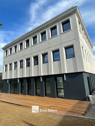 Bureaux neufs à vendre ou à louer à Francheville avec parking et terrasses