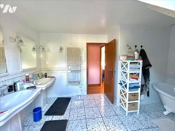 Coup de cœur  assuré pour cette maison de caractère en parfait état!