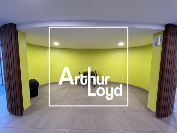 Bureaux à louer à Castries 51 m2 dans bâtiment haut de gamme avec parking