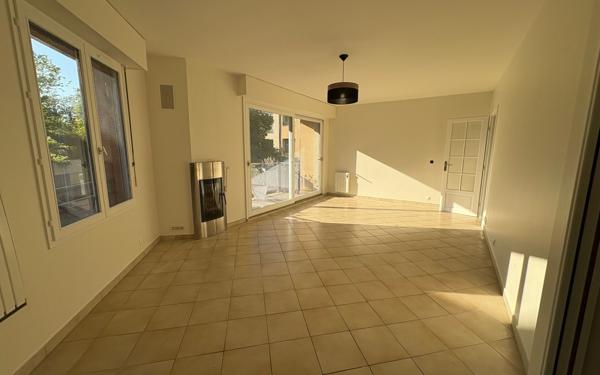 Appartement à louer    3 pièces • 76,40 m2 Gif-sur-Yvette