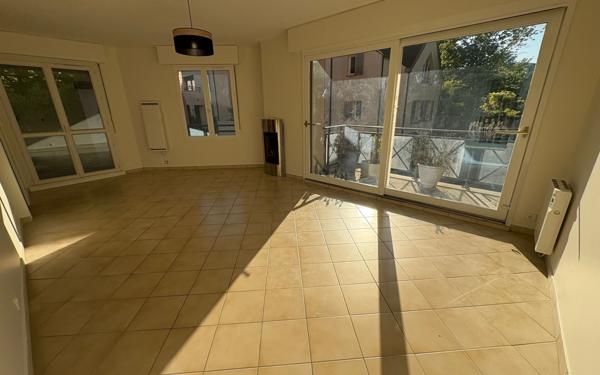 Appartement à louer    3 pièces • 76,40 m2 Gif-sur-Yvette