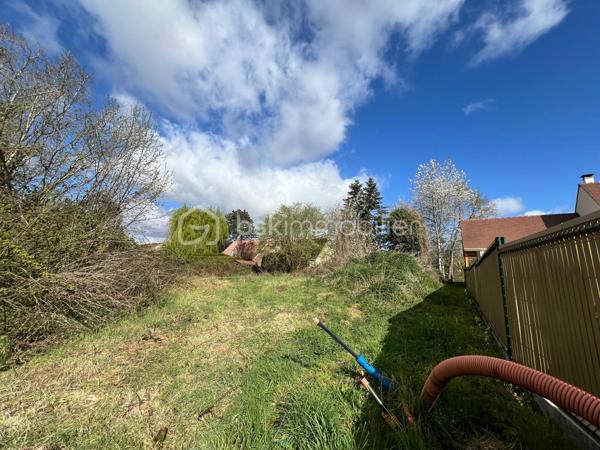 Terrain de 831 m²