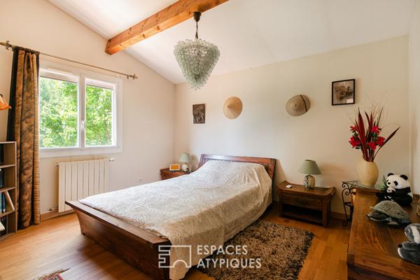 Maison de charme avec piscine et jardin confidentiel au coeur de Luynes
