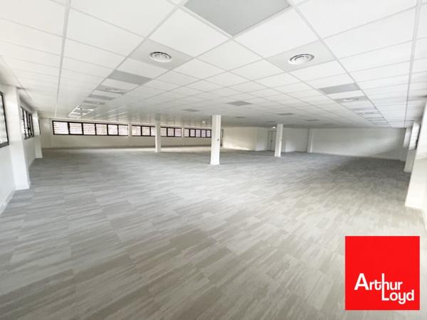 Bureaux à louer Montpellier Parc Club du Millénaire open space rénové