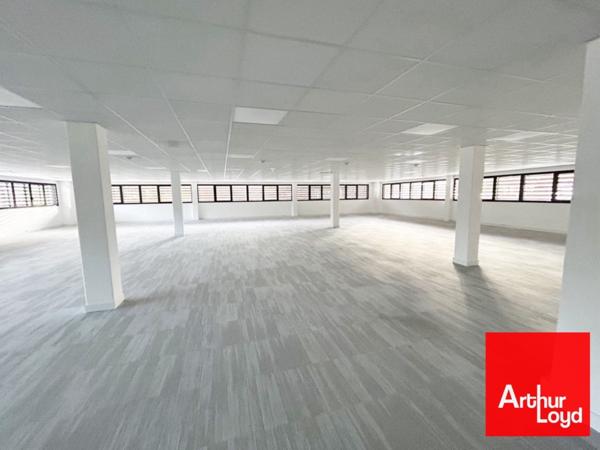 Bureaux à louer Montpellier Parc Club du Millénaire open space rénové