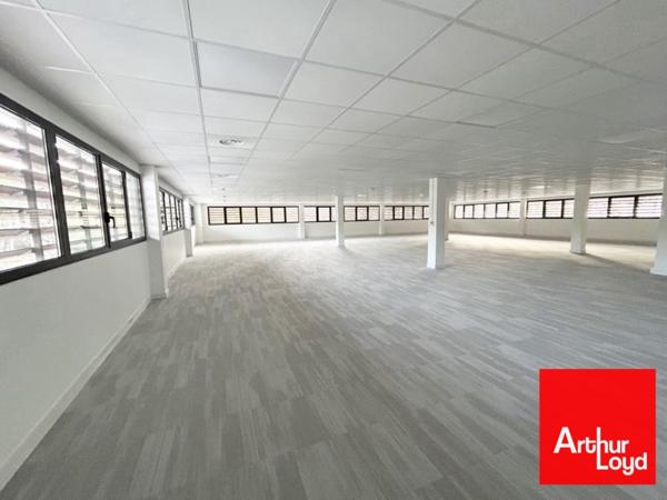 Bureaux à louer Montpellier Parc Club du Millénaire open space rénové