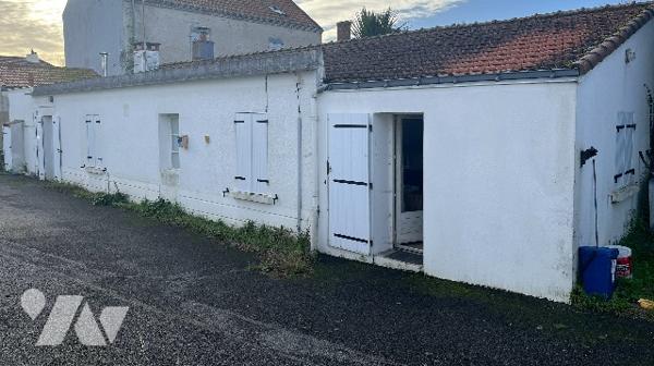 Deux maisons à vendre, sur une parcelle de 850m², situées dans le centre de LA PLAINE SUR MER.