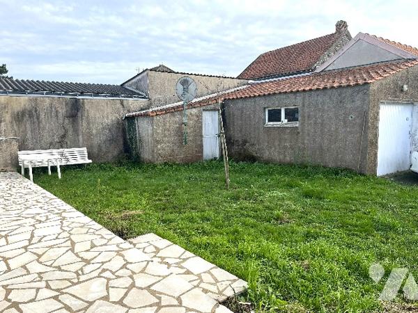 Deux maisons à vendre, sur une parcelle de 850m², situées dans le centre de LA PLAINE SUR MER.