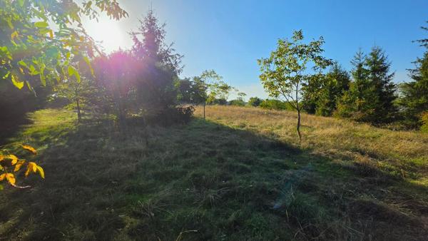 TERRAIN CLOS