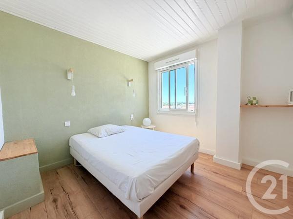 Immeuble à vendre  724,26 m 2   LONGEVILLE SUR MER  - 85