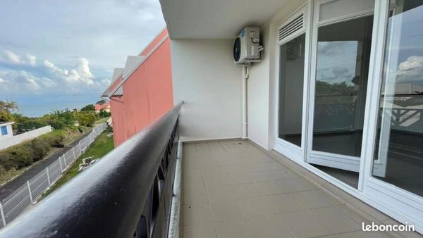 LE GOSIER Appartement T1 Piscine Terrasse Parking Proche plage