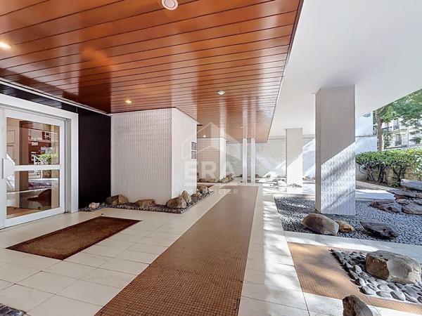 Michel Bizot 2 pièces 43m2 avec balcon de 8m2