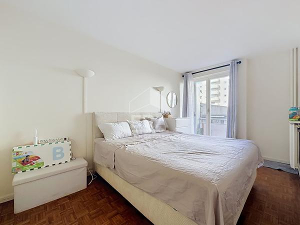 Michel Bizot 2 pièces 43m2 avec balcon de 8m2