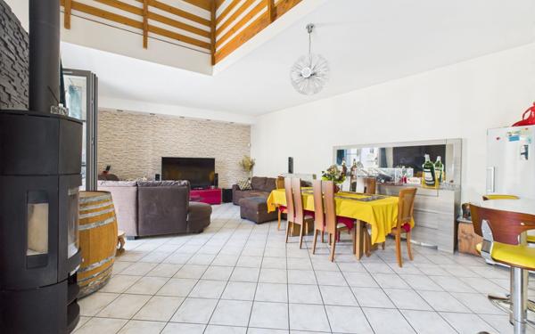 Maison à vendre    5 pièces • 133,80 m2 Saint-Marcellin