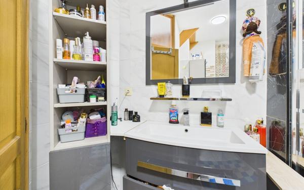 Maison à vendre    5 pièces • 133,80 m2 Saint-Marcellin