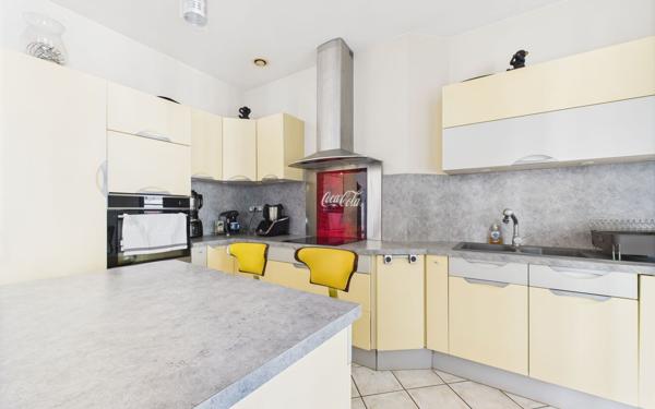 Maison à vendre    5 pièces • 133,80 m2 Saint-Marcellin