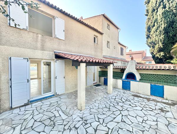 Charmante villa 4 pièces avec vue panoramique mer à Saint-Raphaël