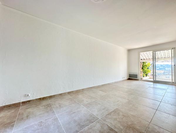 Charmante villa 4 pièces avec vue panoramique mer à Saint-Raphaël