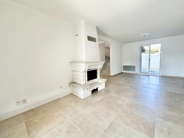 Charmante villa 4 pièces avec vue panoramique mer à Saint-Raphaël