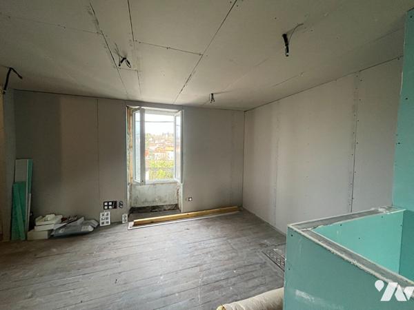 Immeuble avec avec 3 appartements - Figeac