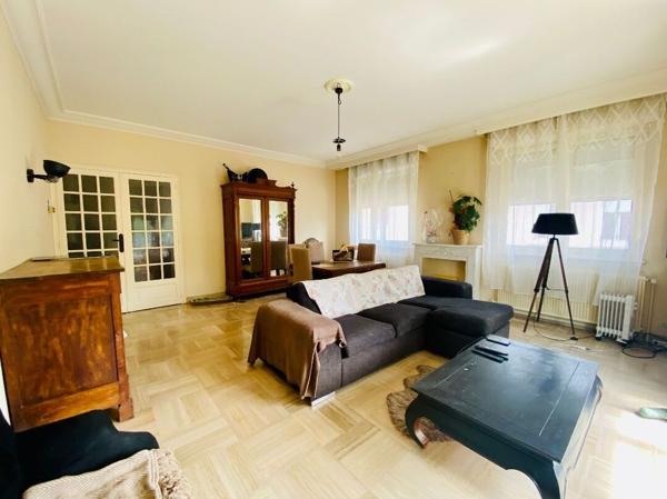 A vendre - Superbe appartement familial à Néris-Les-Bains 110 m² avec garage en sous/sol pour 2 voitures !!! Neris les bains