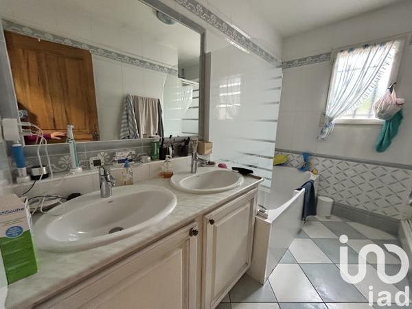 Maison à vendre 7 pièces 135 m² Le Chaffaut-Saint-Jurson