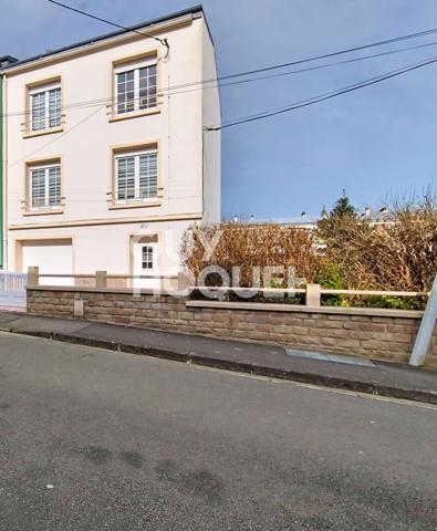 Maison édifiée sur garage - Secteur Saint -Luc.