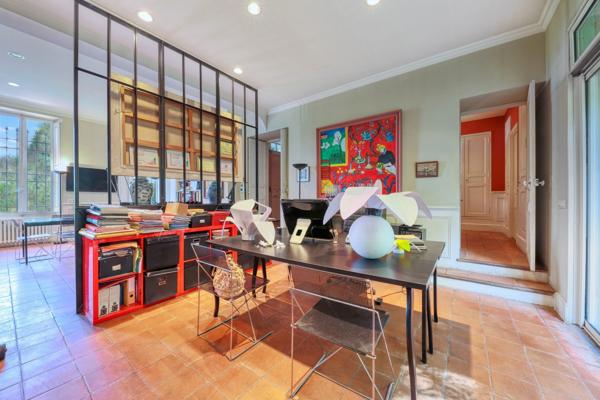 Marseille 9éme, Parc National des Calanques, Maison de Maître de 500 m² avec son parc de 2 Hectares , 11 studios