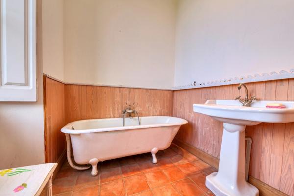 Marseille 9éme, Parc National des Calanques, Maison de Maître de 500 m² avec son parc de 2 Hectares , 11 studios