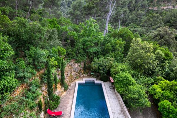 Marseille 9éme, Parc National des Calanques, Maison de Maître de 500 m² avec son parc de 2 Hectares , 11 studios