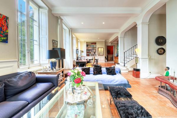 Marseille 9éme, Parc National des Calanques, Maison de Maître de 500 m² avec son parc de 2 Hectares , 11 studios