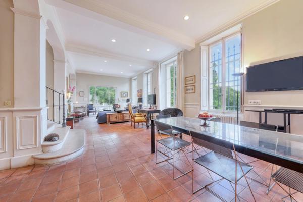 Marseille 9éme, Parc National des Calanques, Maison de Maître de 500 m² avec son parc de 2 Hectares , 11 studios