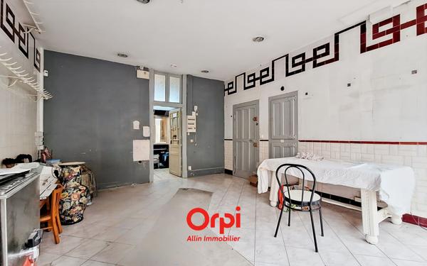 Maison à vendre    2 pièces •  Néris-les-Bains