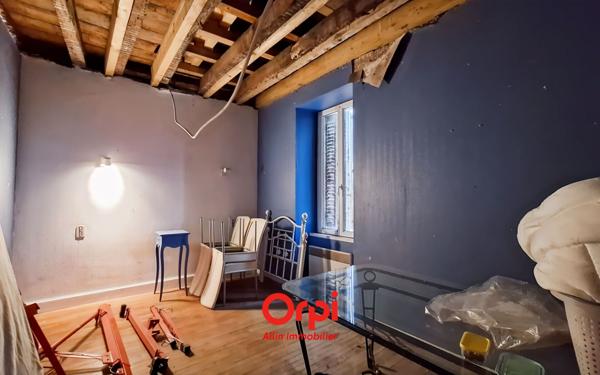 Maison à vendre    2 pièces •  Néris-les-Bains