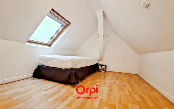 Maison à vendre    2 pièces •  Néris-les-Bains