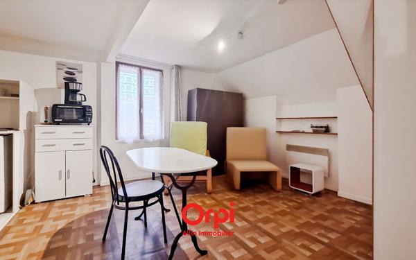 Maison à vendre    2 pièces •  Néris-les-Bains