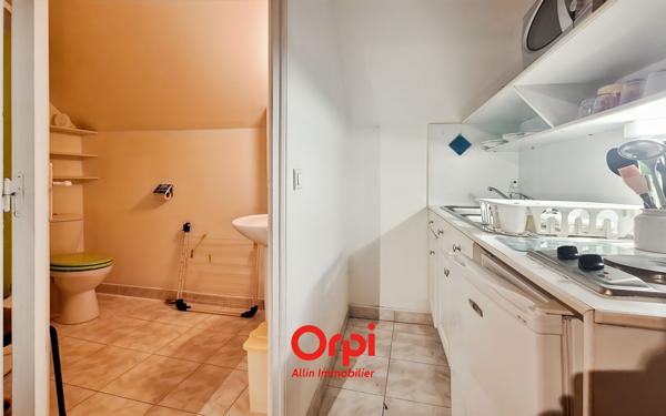 Maison à vendre    2 pièces •  Néris-les-Bains