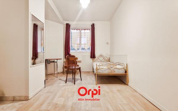 Maison à vendre    2 pièces •  Néris-les-Bains