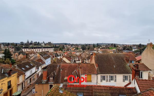 Maison à vendre    2 pièces •  Néris-les-Bains