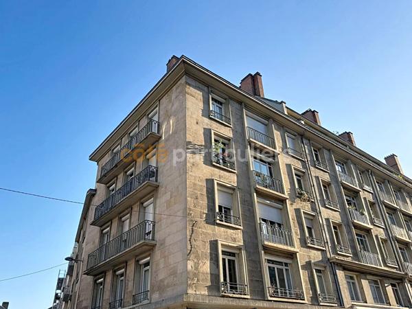 Vente
                Appartement71,3 m² - 3 Pièces -
                    ROUEN (76000)