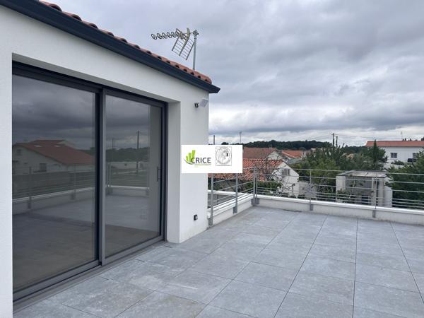 LOCAL BUREAU EN ETAGE