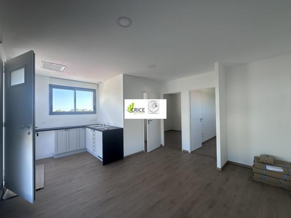 LOCAL BUREAU EN ETAGE
