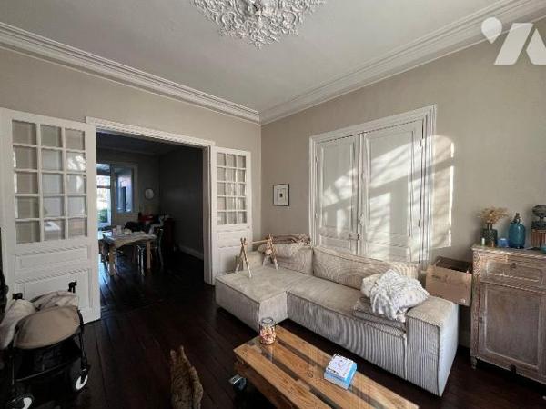 Maison à vendre à Dunkerque (59240) en Nord (59)

Maison Malouine avec cachet proposant une s...