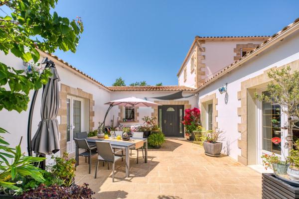 Vente Maison de luxe Le Château-d'Oléron 11 Pièces 228 m²