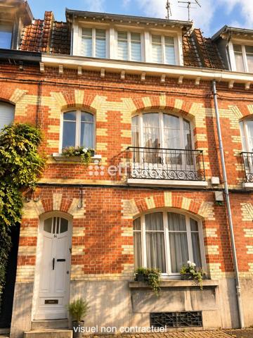 Maison
         6 pièces
        - 112 m² 430 000 € *