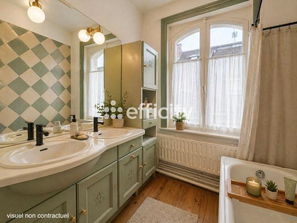 Maison
         6 pièces
        - 112 m² 430 000 € *