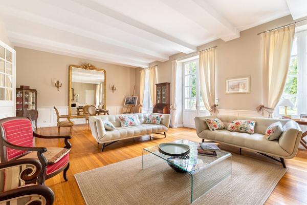 Vente Propriété de luxe Bordeaux 9 Pièces 550 m²