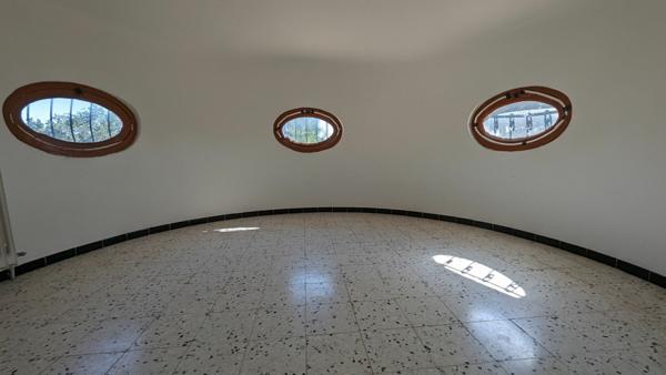 Maison à vendre    9 pièces • 192 m2 Six-Fours-les-Plages